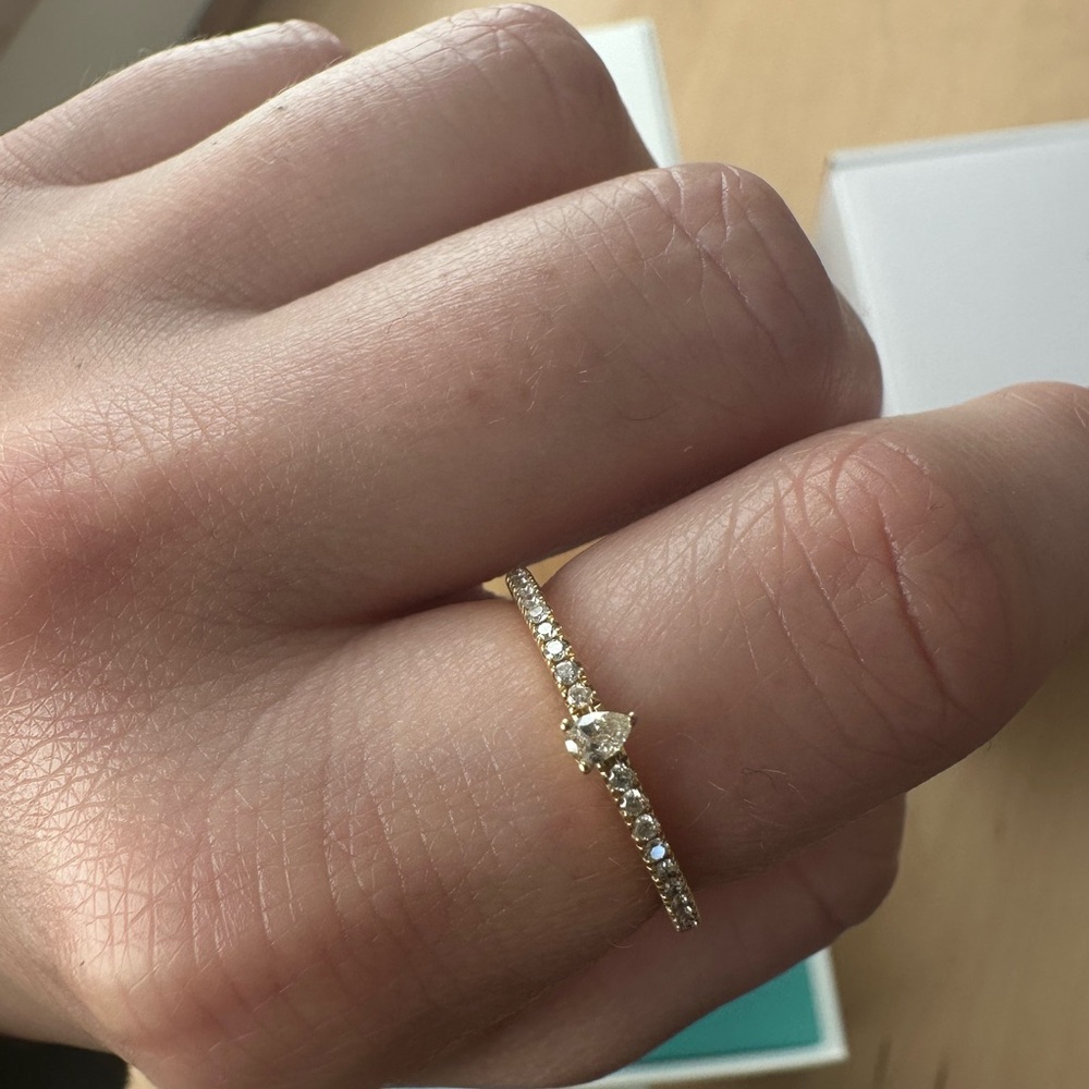 Elegant Gold Diamond Ring